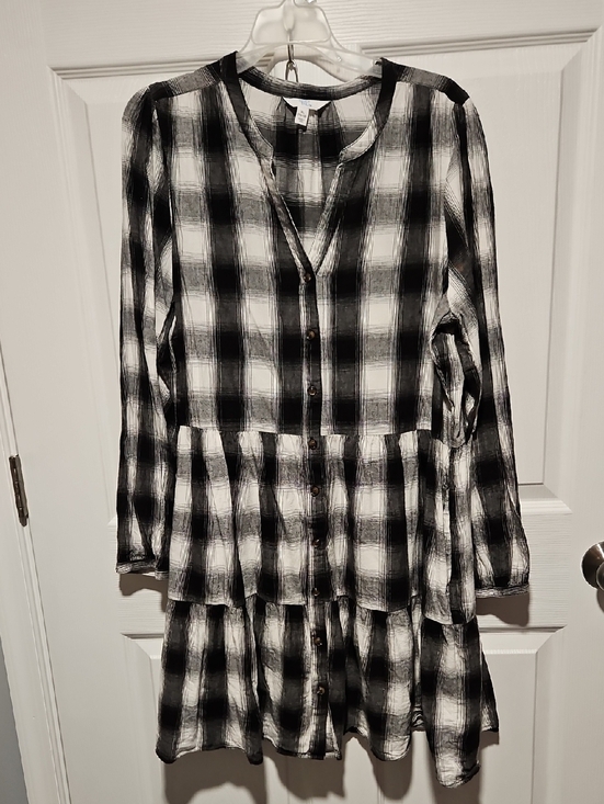 Time and Tru Dresses & Skirts - Time and Tru Black and White Plaid Midi Dress